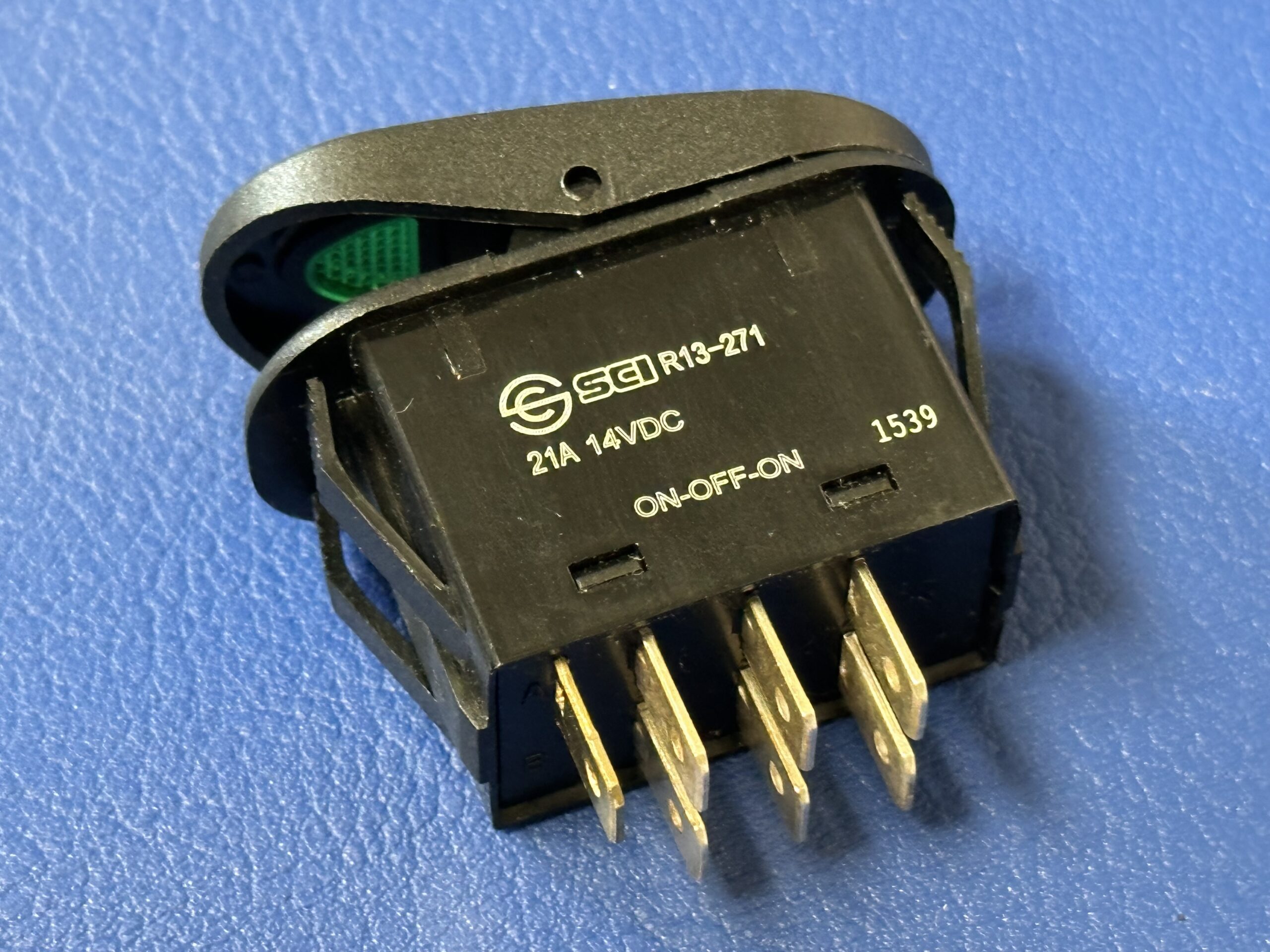 Waterproof Toggle Switch 21A/14V - IP66 - 7 Pins - DPDT - Image 3